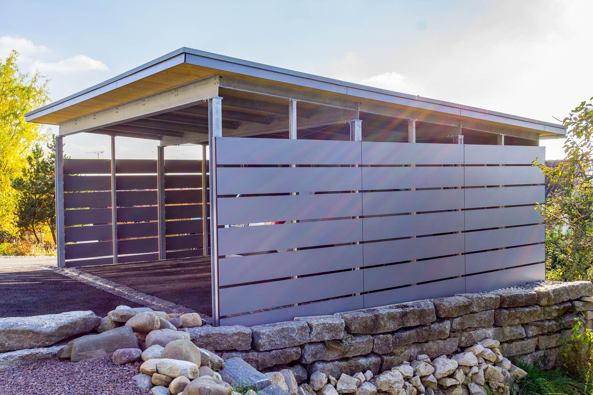 Carport mit Fassadenplatten
